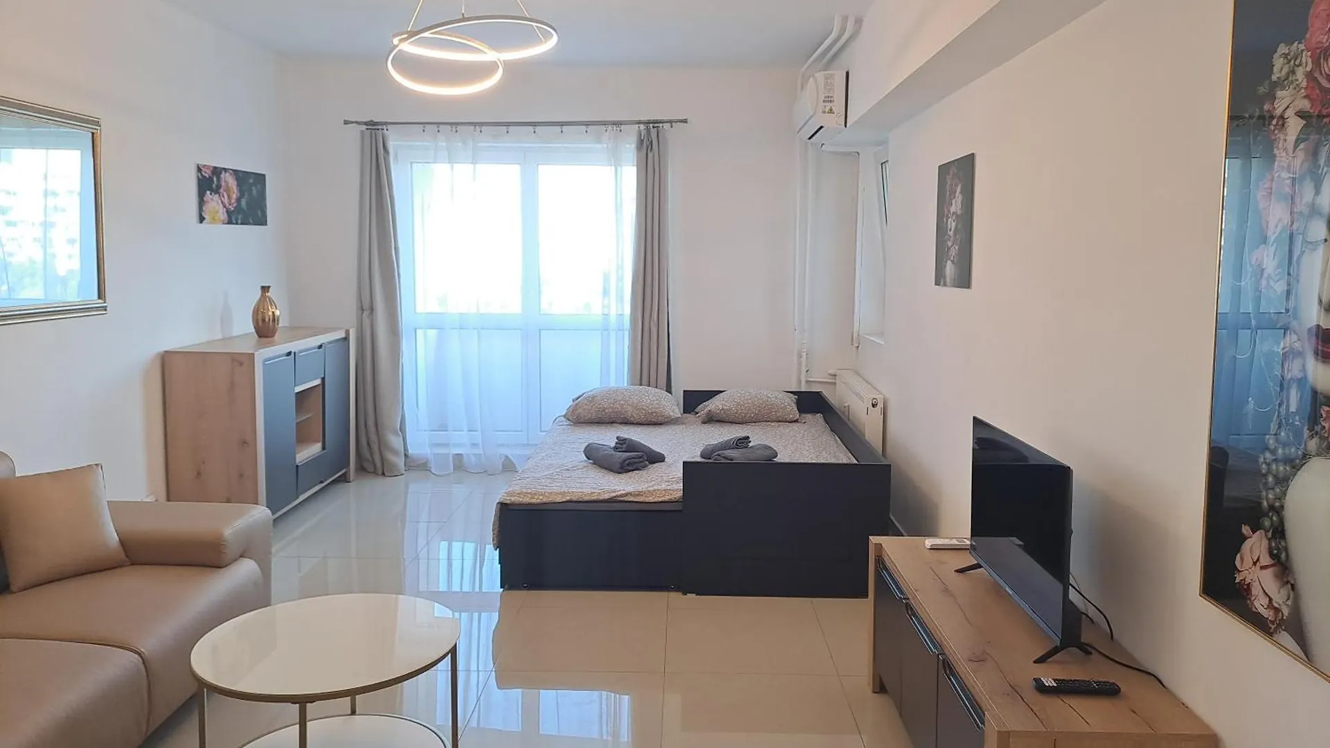 New Luxury Ultra Central Flat At Unirii Square Bucharest Apartment